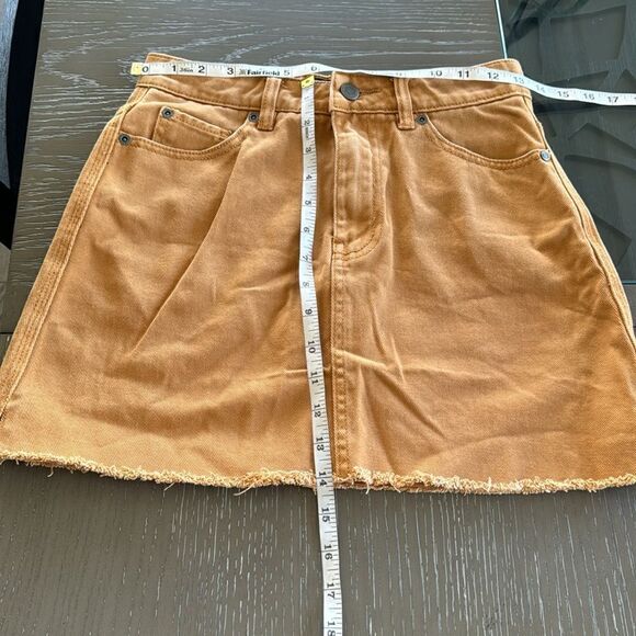 RVCA ROWDY 100% Cotton Light Orange/Tan Zip Up Skirt Raw Hem Women’s Size 27 - Picture 6 of 9
